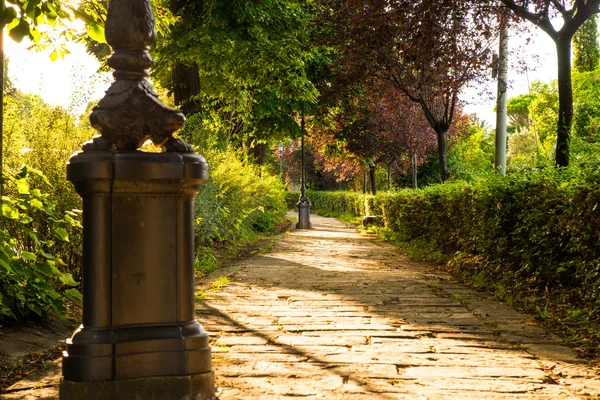 Weg in Italien mit einem wunderschönen Sonnenuntergang — Stockfoto