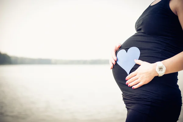 Bella donna incinta ritratto — Foto Stock