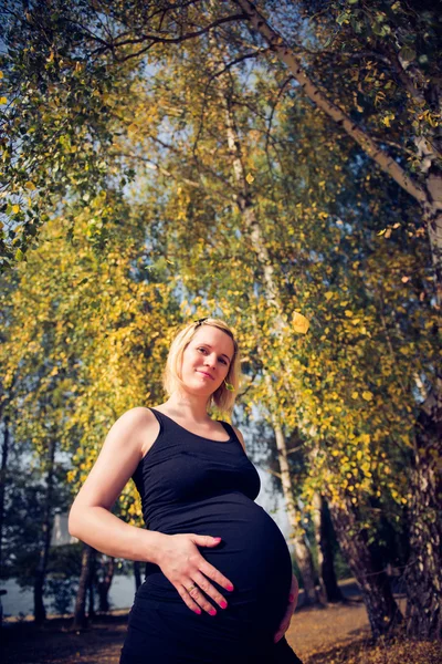 Krásná těhotná žena portrét — Stock fotografie