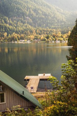 Kanada'da göl sahne