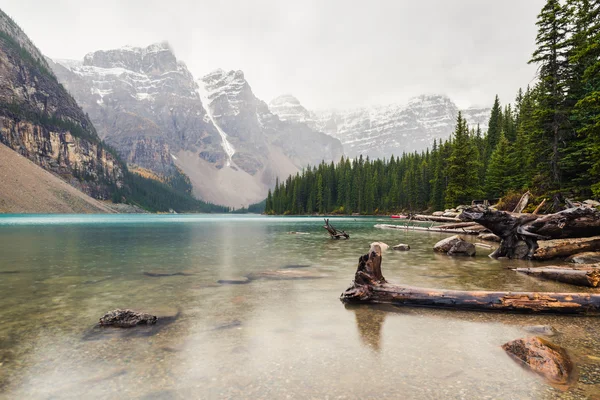 湖と山の風景 — ストック写真
