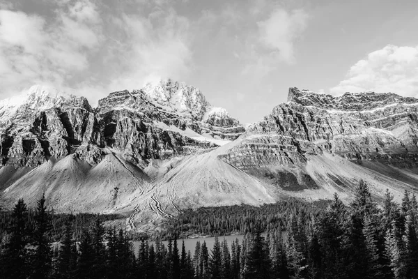 Paisagem montanhosa no Canadá — Fotografia de Stock