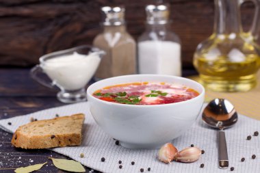Borsch. Geleneksel Rus ve Ukraynalı sebze çorbası