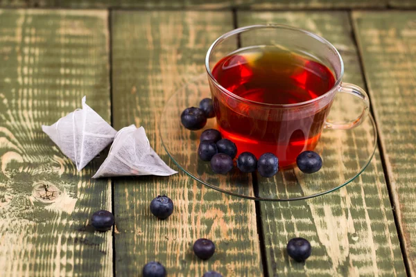 Фруктовий чай з ягодами чорниці — стокове фото