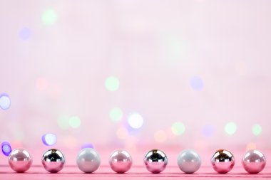 Parlak Noel biblo ve süs eşyaları