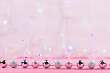 Parlak Noel biblo ve süs eşyaları