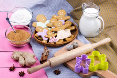 Mutfak aletleri ve malzemeler için Noel ev yapımı gingerbr