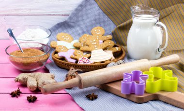 Mutfak aletleri ve malzemeler için Noel ev yapımı gingerbr