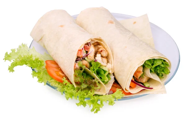 Shawarmas auf Salat isoliert — Stockfoto