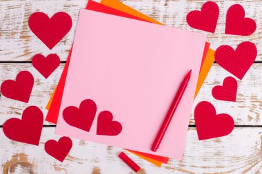 Ayrıntılarını kalp tebrik kartı