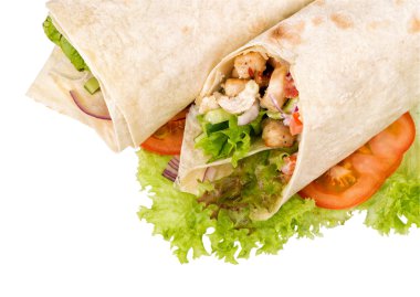 Shawarmas izole marul üzerinde 