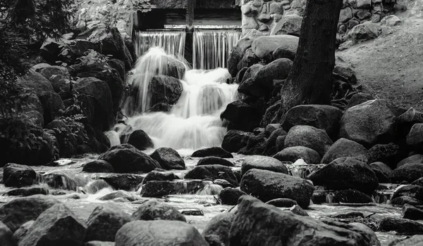 Small Waterfall City Park — Stock Photo, Image