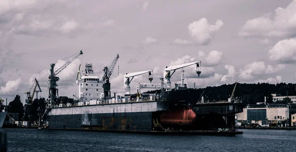 Schiff Liegt Dock Der Reparaturwerft Gdynia — Stockfoto