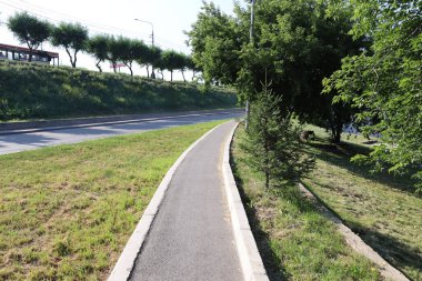 Dinlenme adasından ortak köprüye giden yol..