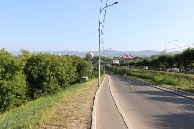 Dinlenme adasından ortak köprüye giden yol..