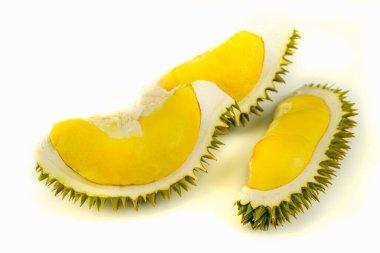 İzole edilmiş beyaz arka planda taze Durian posası soyulmuş. Bu Tayland meyvesi kokulu ve keskin dikenli, tadı tatlı. Keskin dikeninden dolayı, bu yüzden ona Asya 'nın ana meyve tarımının kralı diyoruz..