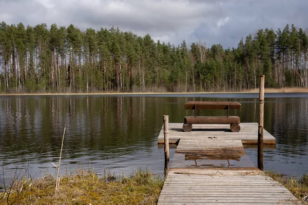 Wooden Boardwalks Benches Rubbish Bins Lake — Stock Photo, Image