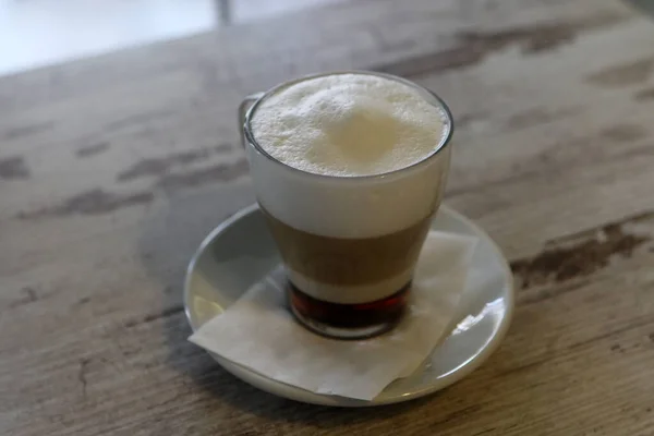 Hora Del Café Latte Caliente Servido Mesa Concepto Alimentos Bebidas —  Fotos de Stock
