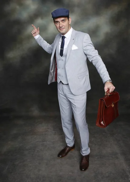 Hombre Guapo Mediana Edad Posando Estudio Sobre Fondo Aislado Estilo —  Fotos de Stock