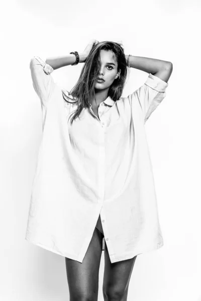 Beautiful Brunette Female Model Posing Studio Isolated Background Style Trends — Stock Photo, Image