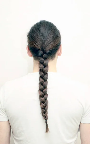 Joven Atractivo Con Trenzas Posando Interior Estilo Tendencias Concepto Moda —  Fotos de Stock