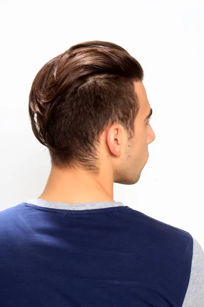 Modelo Masculino Atraente Com Cabelo Curto Posando Estúdio Fundo Isolado — Fotografia de Stock