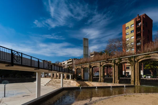 BARCELONA, SPAGNA, febbraio 2016-Ponte pedonale a Parc del Clot — Foto Stock