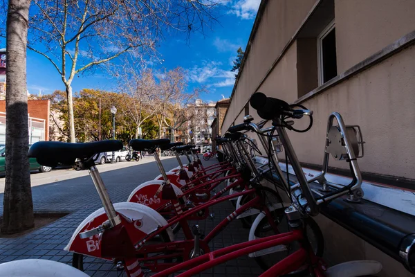 BARCELONE, ESPAGNE, février 2016-Transports publics écologiques de Barcelone-bicyclettes — Photo