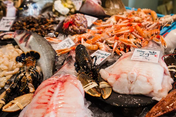 Palamos, Katalonya, Mayıs 2016: deniz ürünleri pazarı