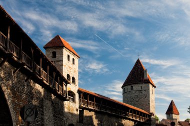 Tallinn, Estonya, Haziran 2015: Ortaçağ kuleleri