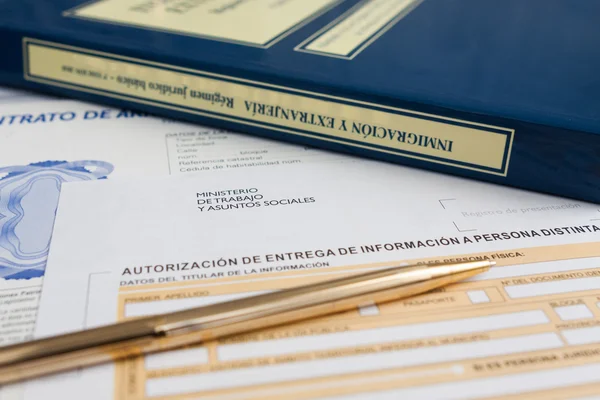 Kanun Göç ve yabancılar eklemeler İspanyolca olarak başvuru formları ile yaptırın. 