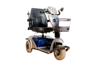 Tek kullanımlık insanlar için sepet ile motorlu tekerlekli sandalye