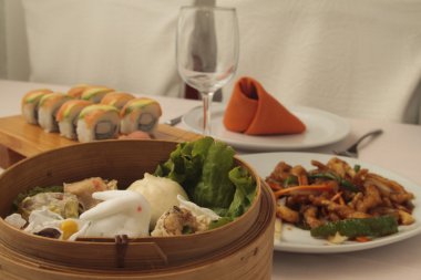 Wontons ahşap kase