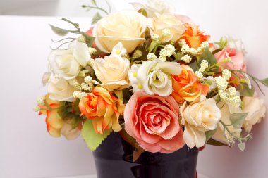 güzel yapay çiçekler.