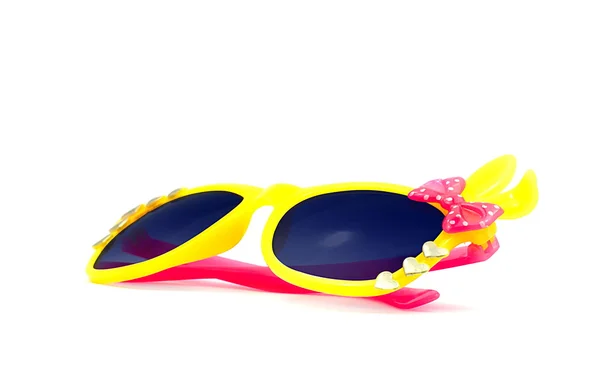 Mooie gele zonnebril isoleren witte achtergrond — Stockfoto