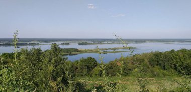 Dnipro Nehri. Güzel manzara. Tünaydın. Dağdan görünüm