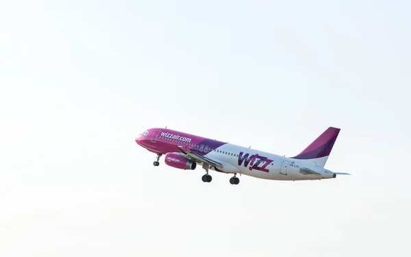Airbus A320-232 arası Wizzair tarafından çıkar