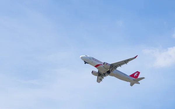 Air Arabia Airbus A320 copy space — Stock Photo, Image