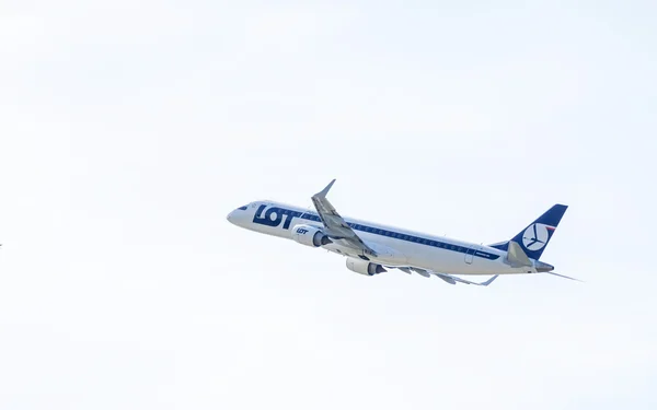 Jet uçağı arka plan kopya alanı