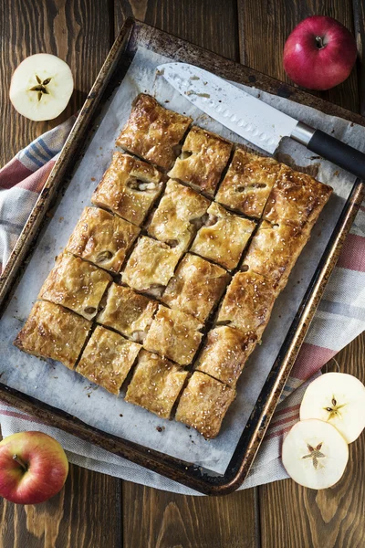 Tarta de manzana en capas —  Fotos de Stock