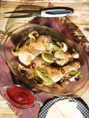 Mantarlı tavuk budu