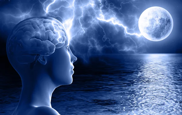 Kadın ve ay arasındaki büyülü ilişkisi. Yüksek resoluti