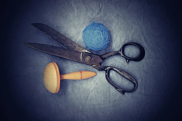 Very old tailor's scissors — Stock Photo, Image