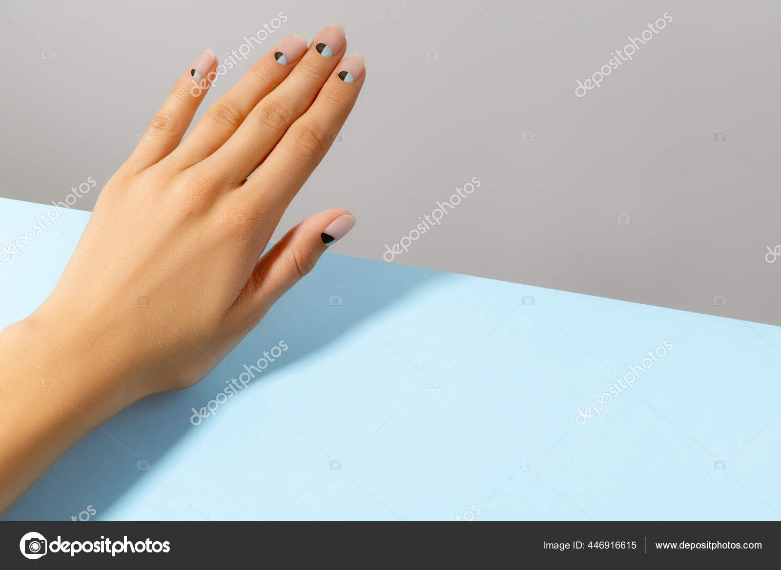 Как ухаживать за матовыми ногтями. Как ухаживать за матовыми ногтями. Маникюр однотонный красный матовый. Как ухаживать за матовым покрытием на ногтях. Как ухаживать за матовыми ногтями.