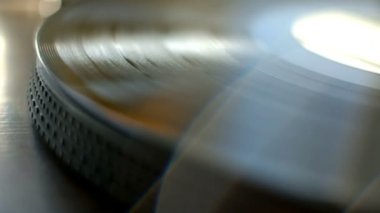 Pikap. Vinil kaydı iplik