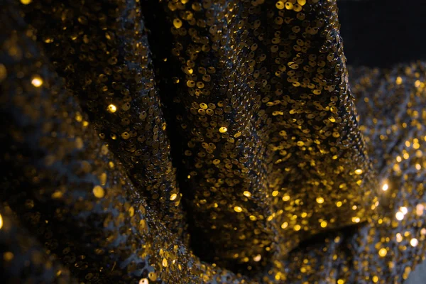 황금빛 장식의 노란색 양귀비 로장식된 — 스톡 사진