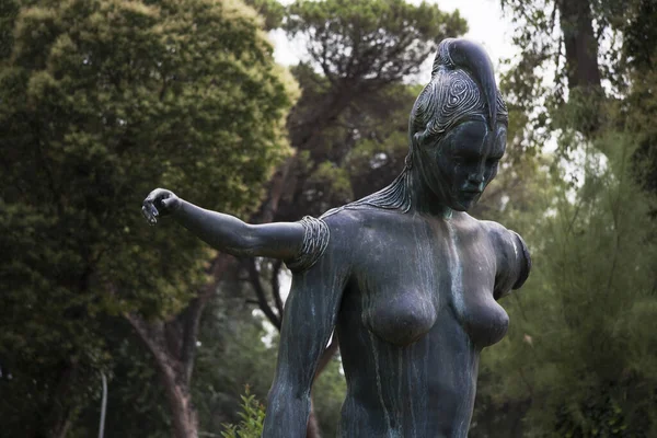 Roma Italia 2021 Hermosa Estatua Femenina Expresiva Con Rasgos Delicados —  Fotos de Stock