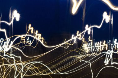 Lek Reczynski, Polonya 'da geceleri ışık yollu uzun pozlu fotoğraf