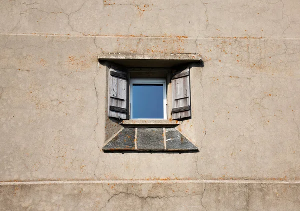 Fenêtre Avec Volets Dans Immeuble Béton Villeneuve Canton Vaud Suisse — Photo