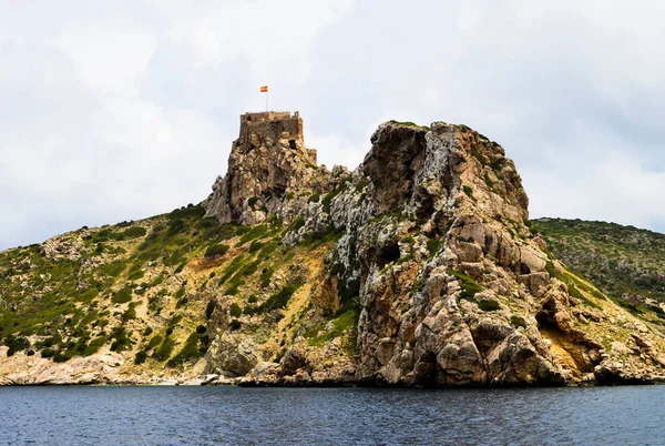 卡夫雷拉城堡和沿海悬崖的废墟景观 — 图库照片